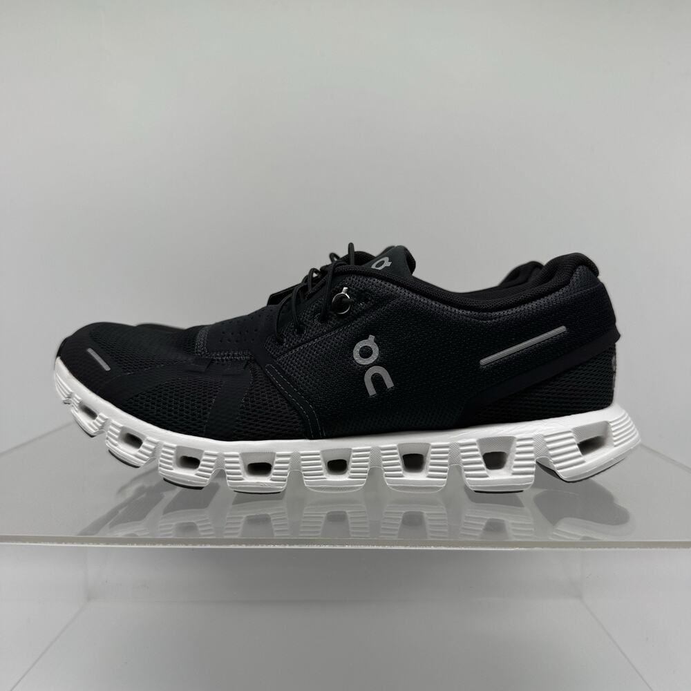 Women’s On Running Cloud 5 Black White 59.98904 Shoes Sneakers Size 8.5